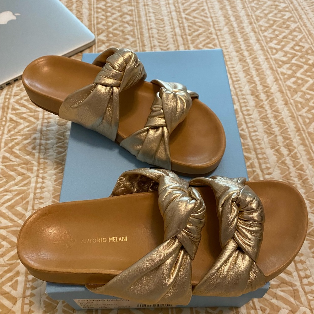 Sandles